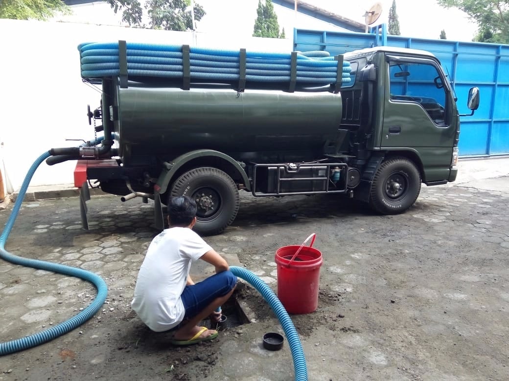 Hindari terlalu sering menyedot WC atau septic tank