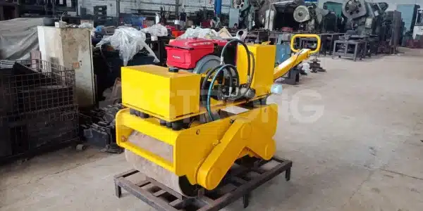 Roller Strong Mesin Kubota Elektrik Starter 1,3 Ton Wm